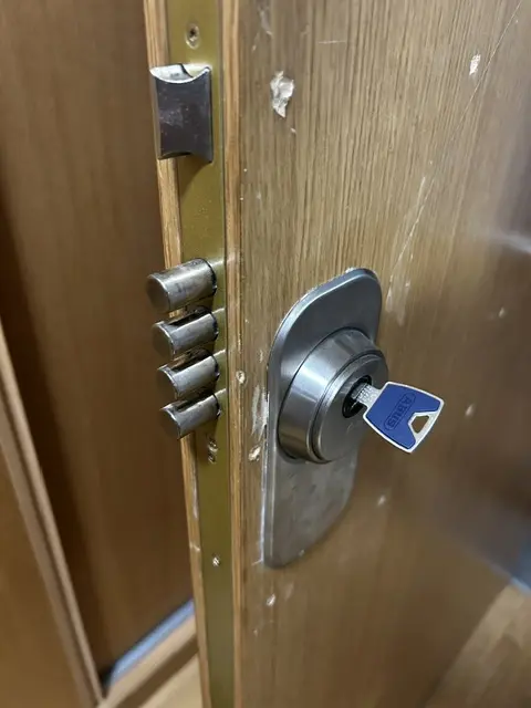 Apertura de puertas · Galería