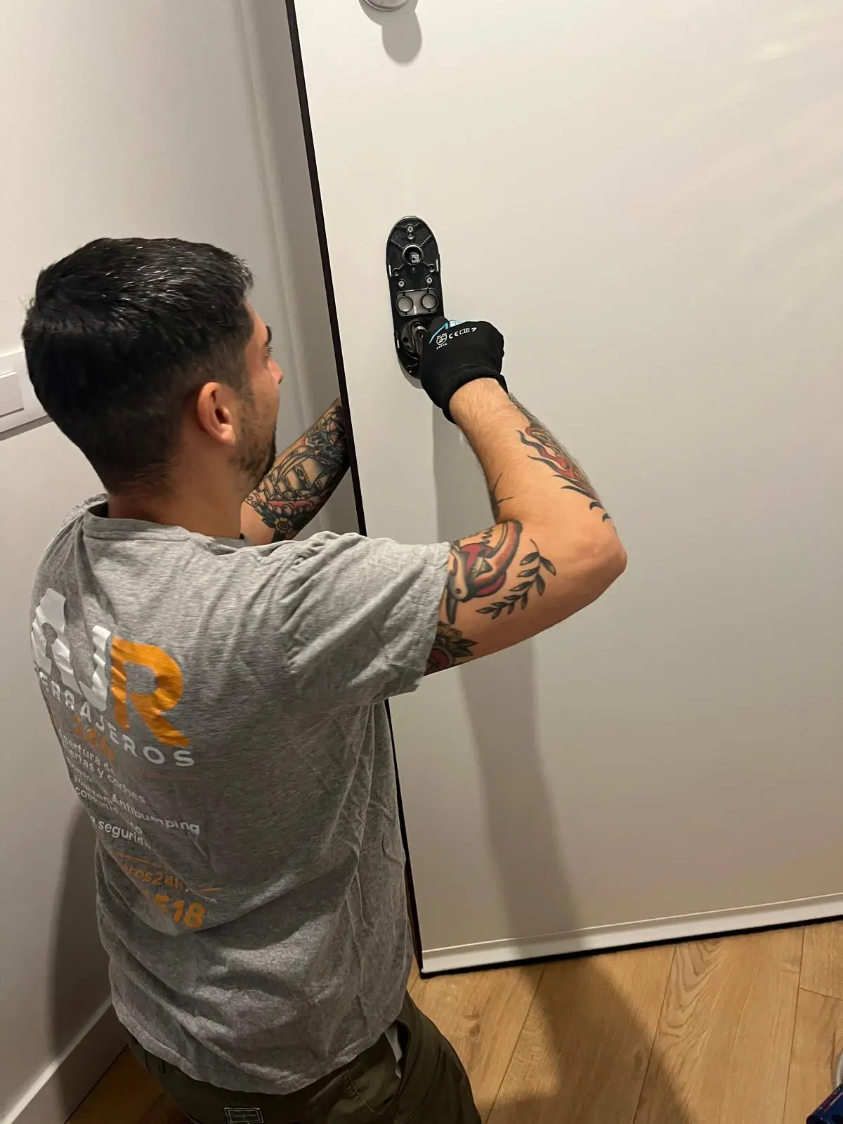 Instalación de puertas blindadas · Galería