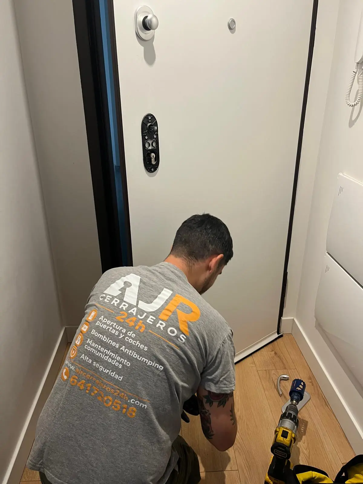 Instalación de puertas blindadas · Galería